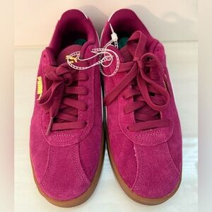 Puma Women's Fuchsia Sneakers